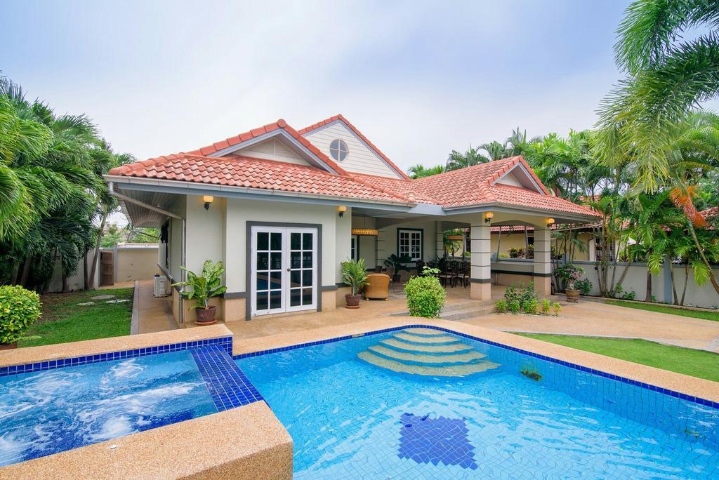 Cateriya Pool *